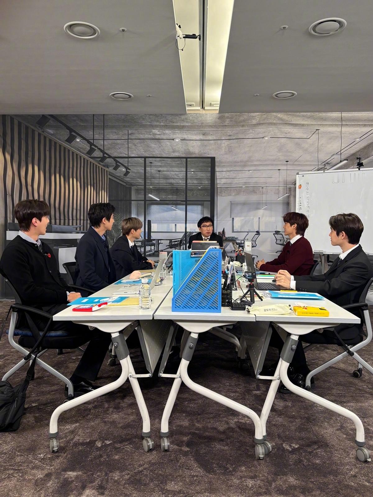 【Theqoo】明日公开的《할명수(做吧 明秀)》EXO篇预告照公开，期待~！e