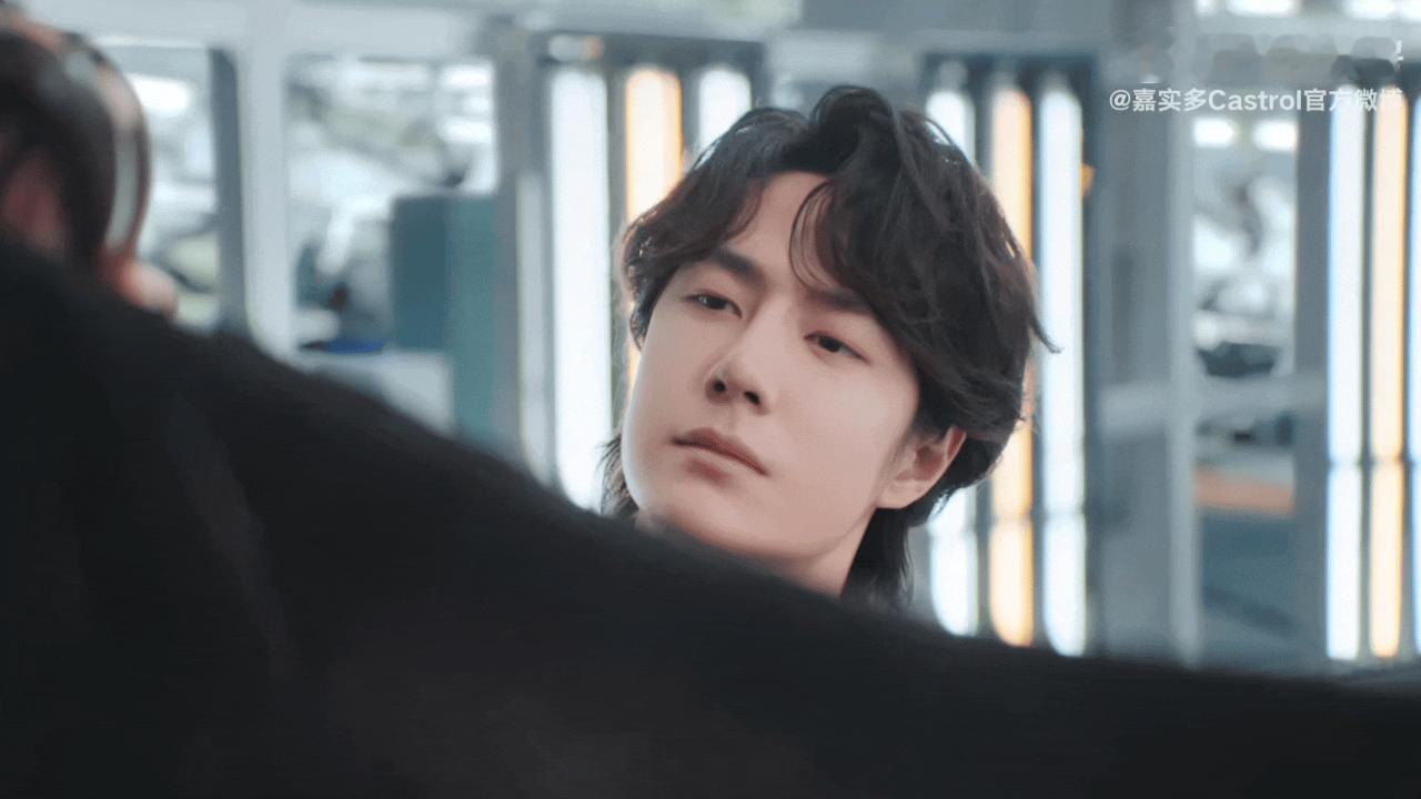 博君一肖 豹豹猫猫对待马儿好温柔啊