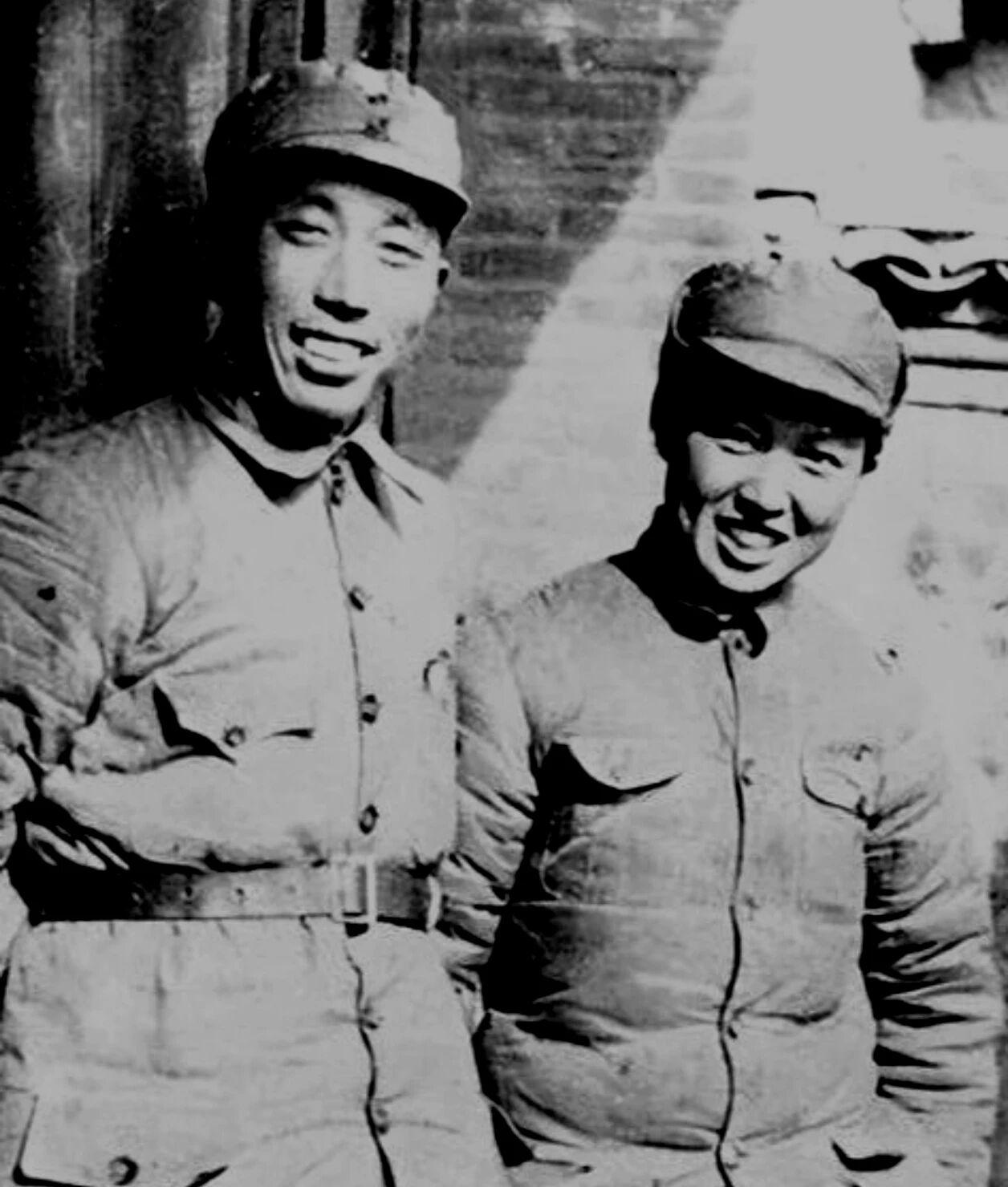 王震与王季青夫妇。
 
1937年抗战爆发，王季青奔赴晋西北八路军120师根据地