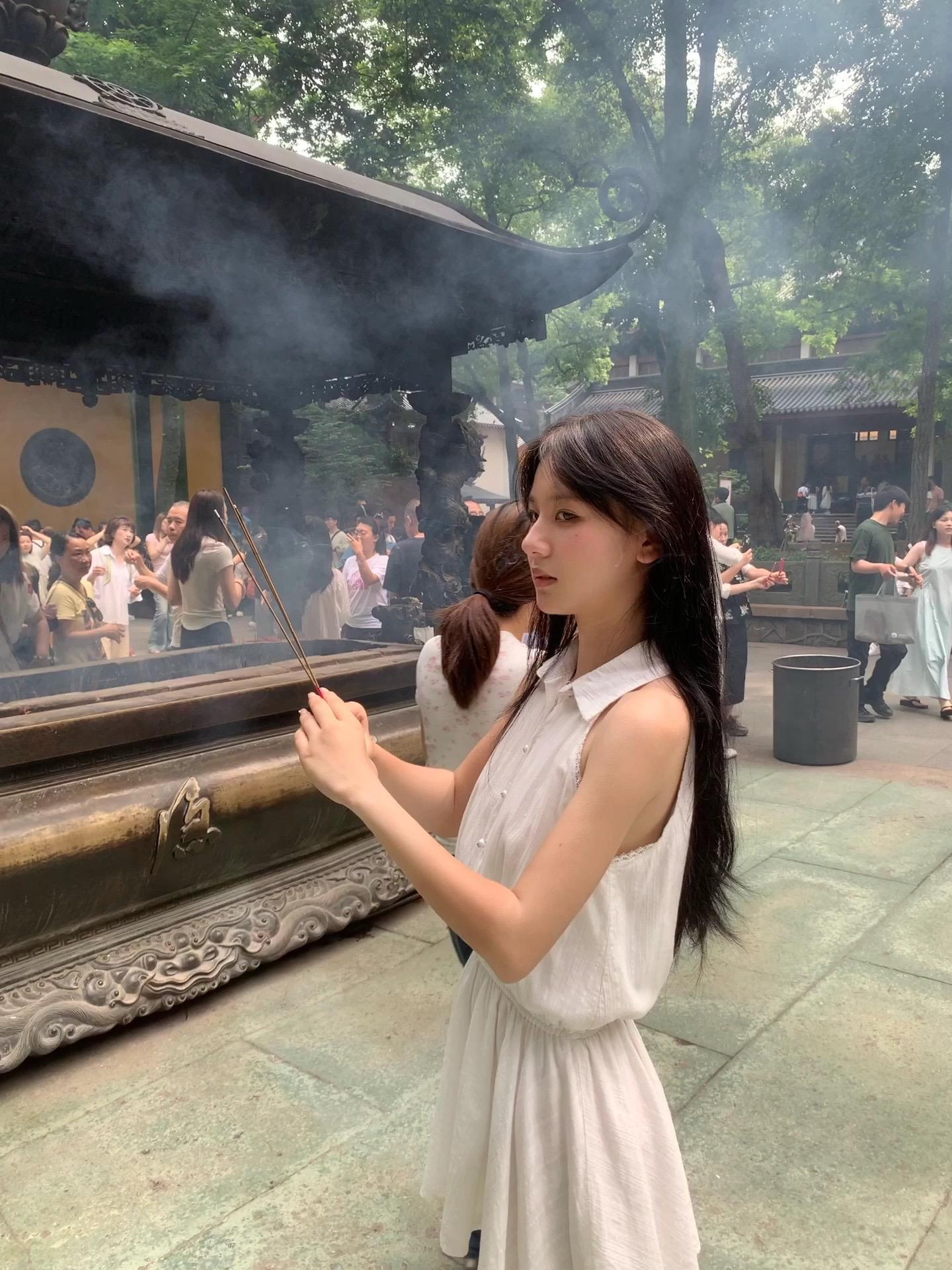 人们常常以缘分深厚做为亲近的借口