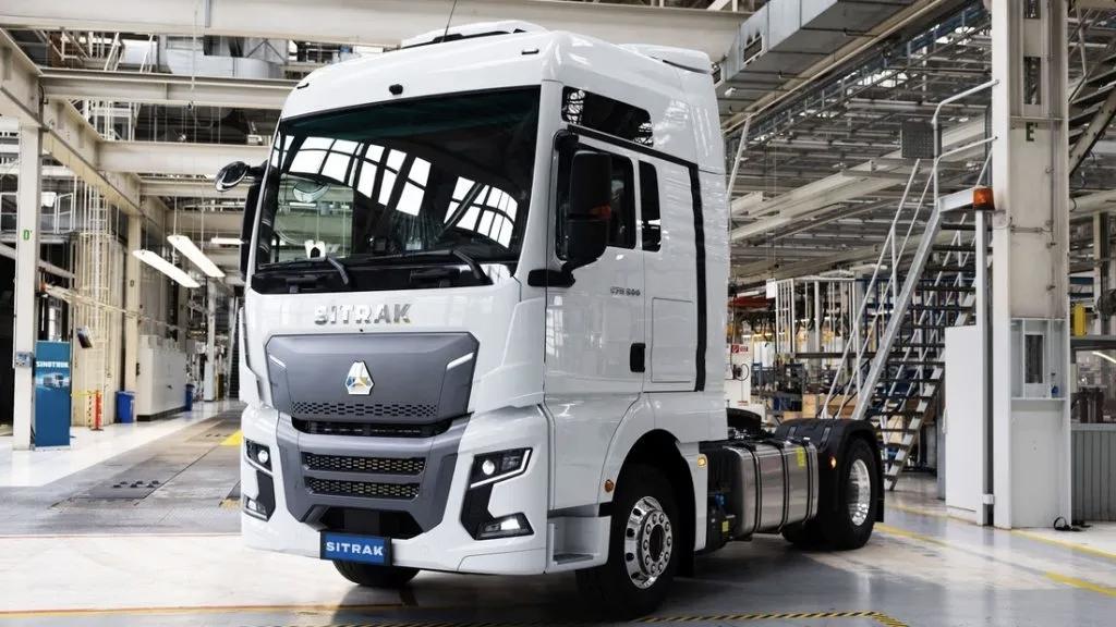 这个故事是这样的：三十多年前中国引进了斯太尔卡车，中国重汽得以发展，后来引进了M