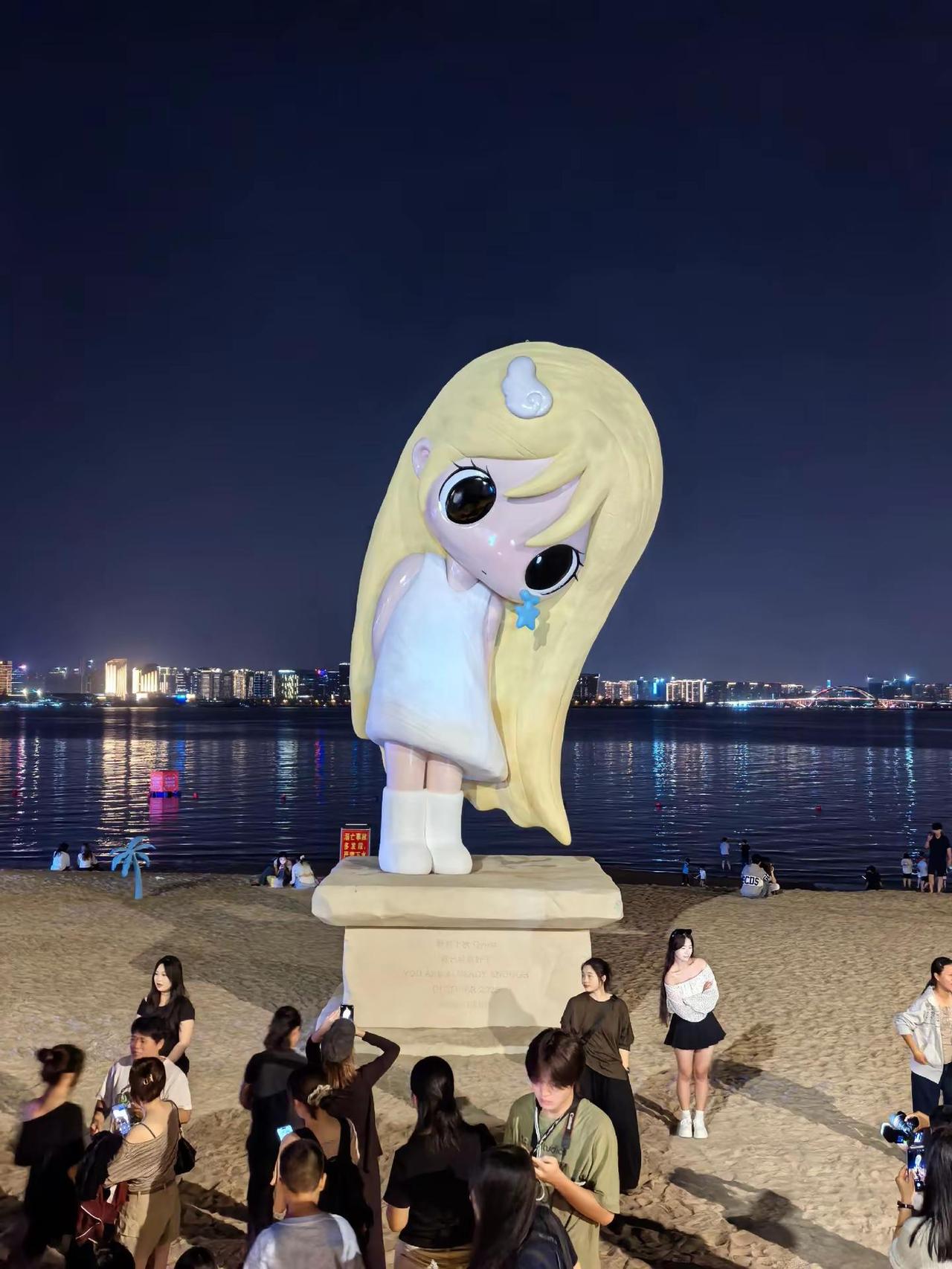 别来了。已经换成奶龙了