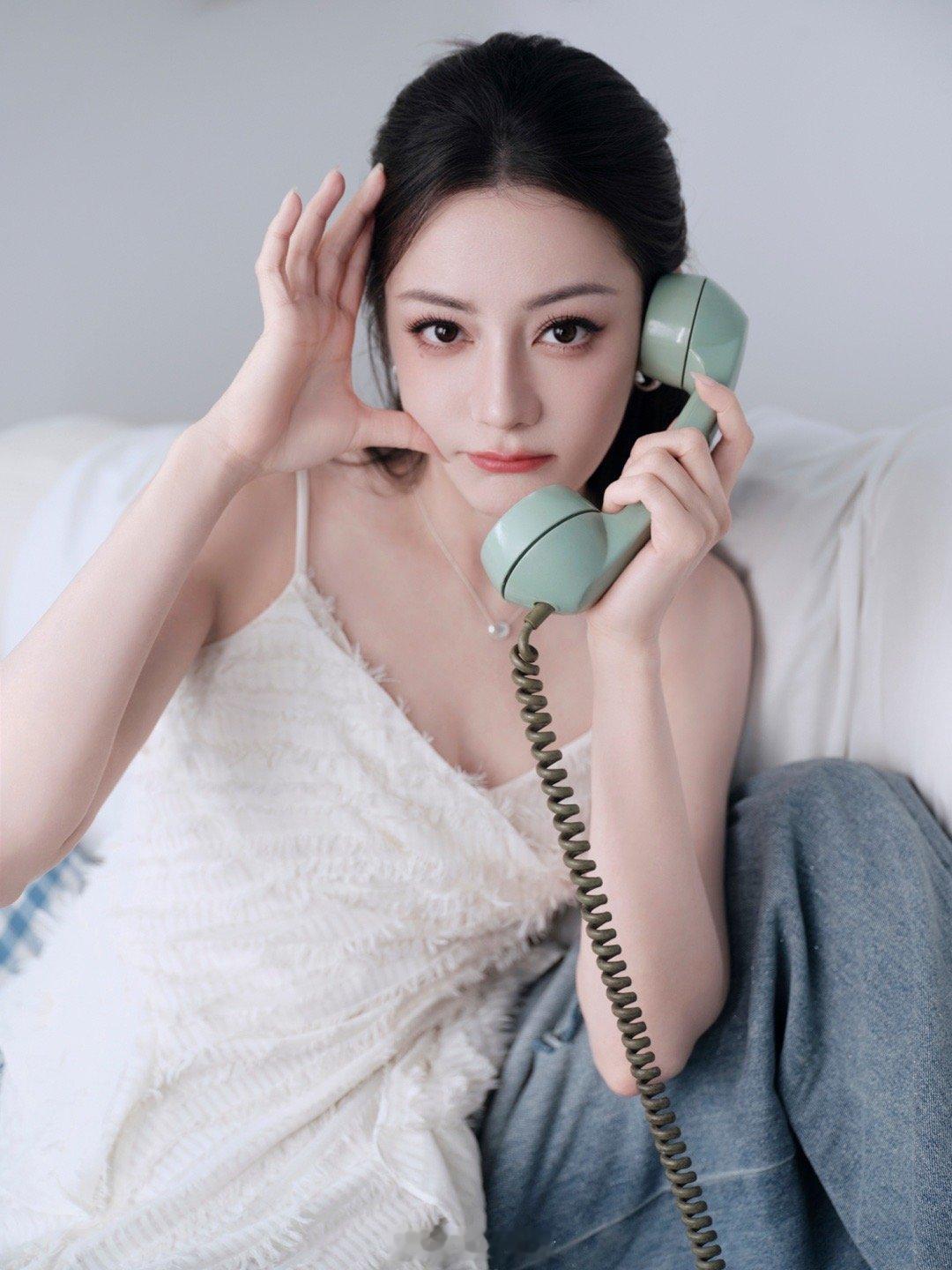 迪丽热巴[锦鲤附体][锦鲤附体][锦鲤附体][锦鲤附体][舔屏][舔屏][爱你]