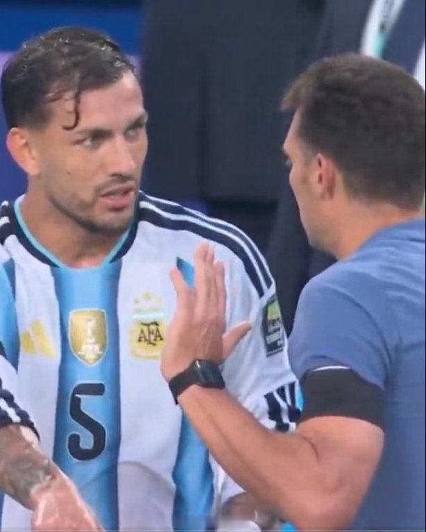 阿根廷球迷俱乐部 “ 翻译得很奇怪” 😅🇦🇷在被问及与莱安德罗·帕雷德斯在