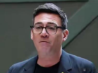英国换了个新首相！
他叫伯纳姆！
英国将向何处去？
走着瞧！