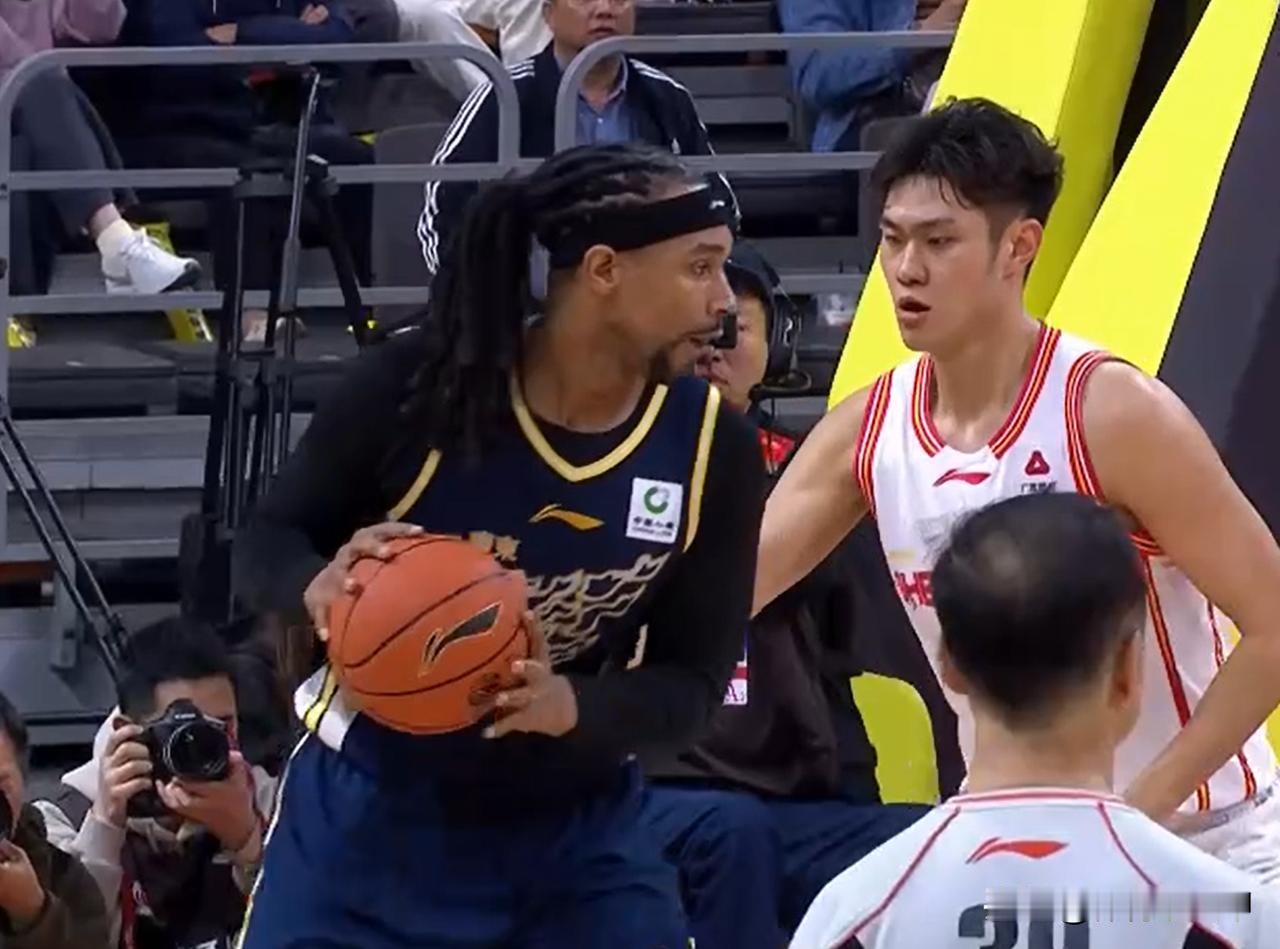 大快人心！CBA解说员内涵广东队球员，内涵广东队球迷 抖音体育深夜终止其解说资格