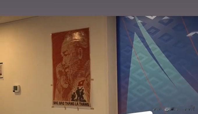 更衣室里出现的一张照片唤起了越南国家队的精神

越南国家队与日本队进行了一场艰苦