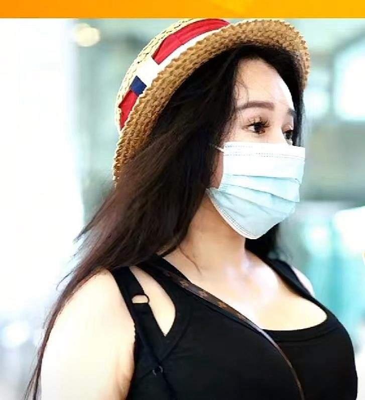 邹市明亲口说的：为冉莹颖的穿搭，吵了无数次，说了多少回，没用。她照样穿她的，他管
