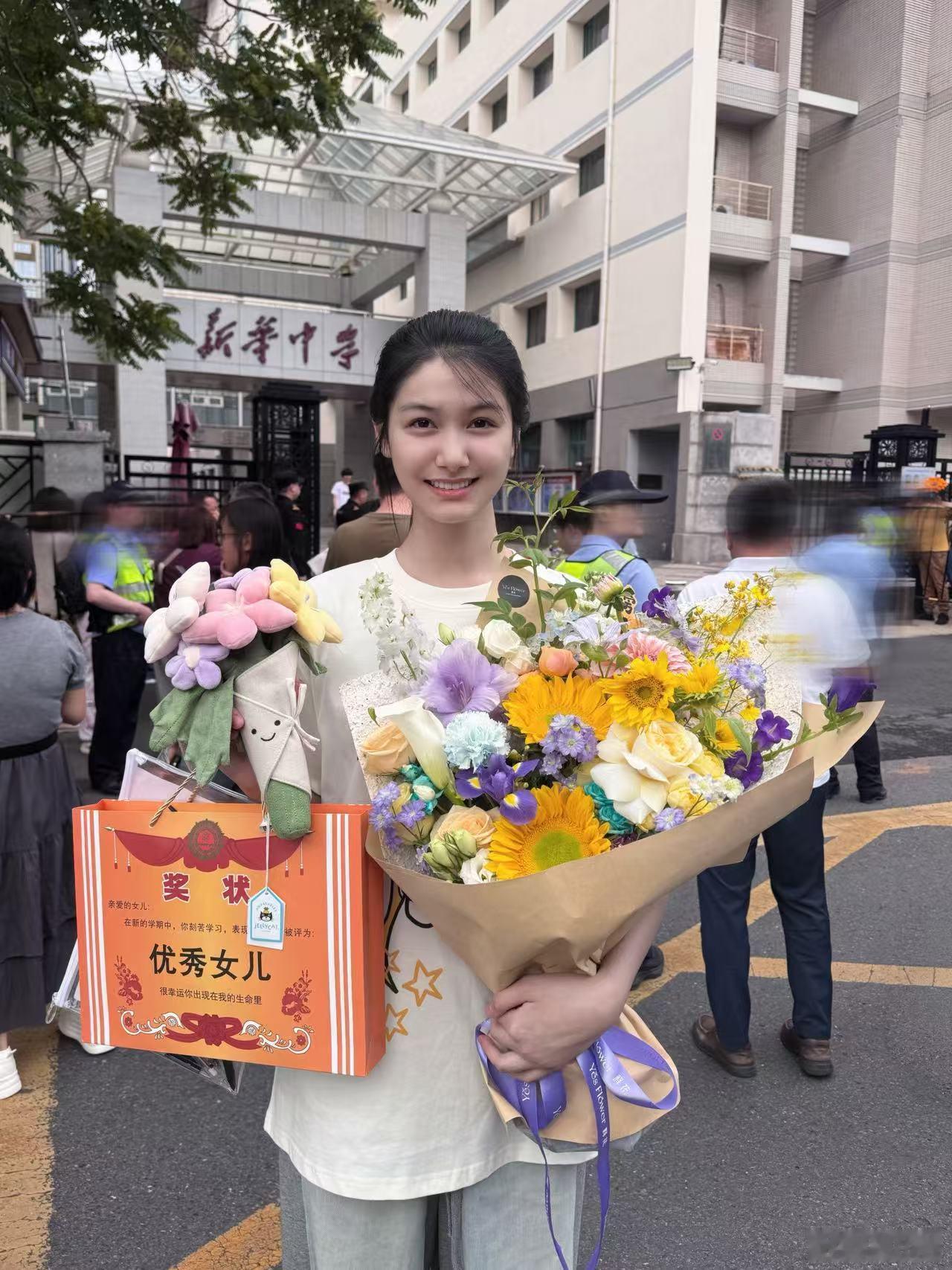 张籽沐收到北电录取通知书 看着你从荧幕里的“童年女神”一步步成长为真正的科班演员