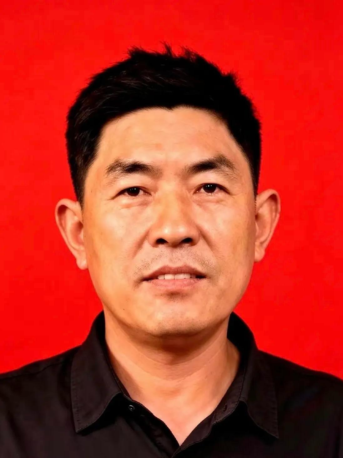 2024年底的青岛灵山岛外海，上演了一场价值哲学的尖锐冲突：渔民罗世明为了抢在死