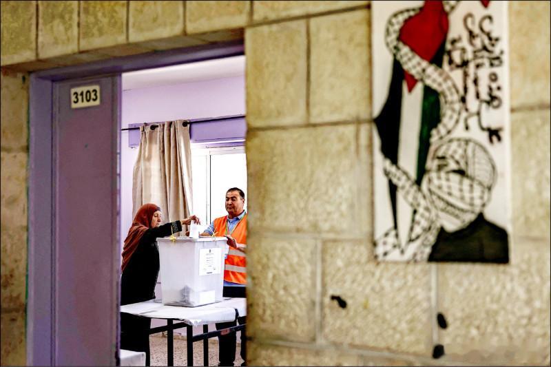 巴勒斯坦战后首次地方选举举行，加沙约7万人具备投票资格海外新鲜事 当地时间4月2