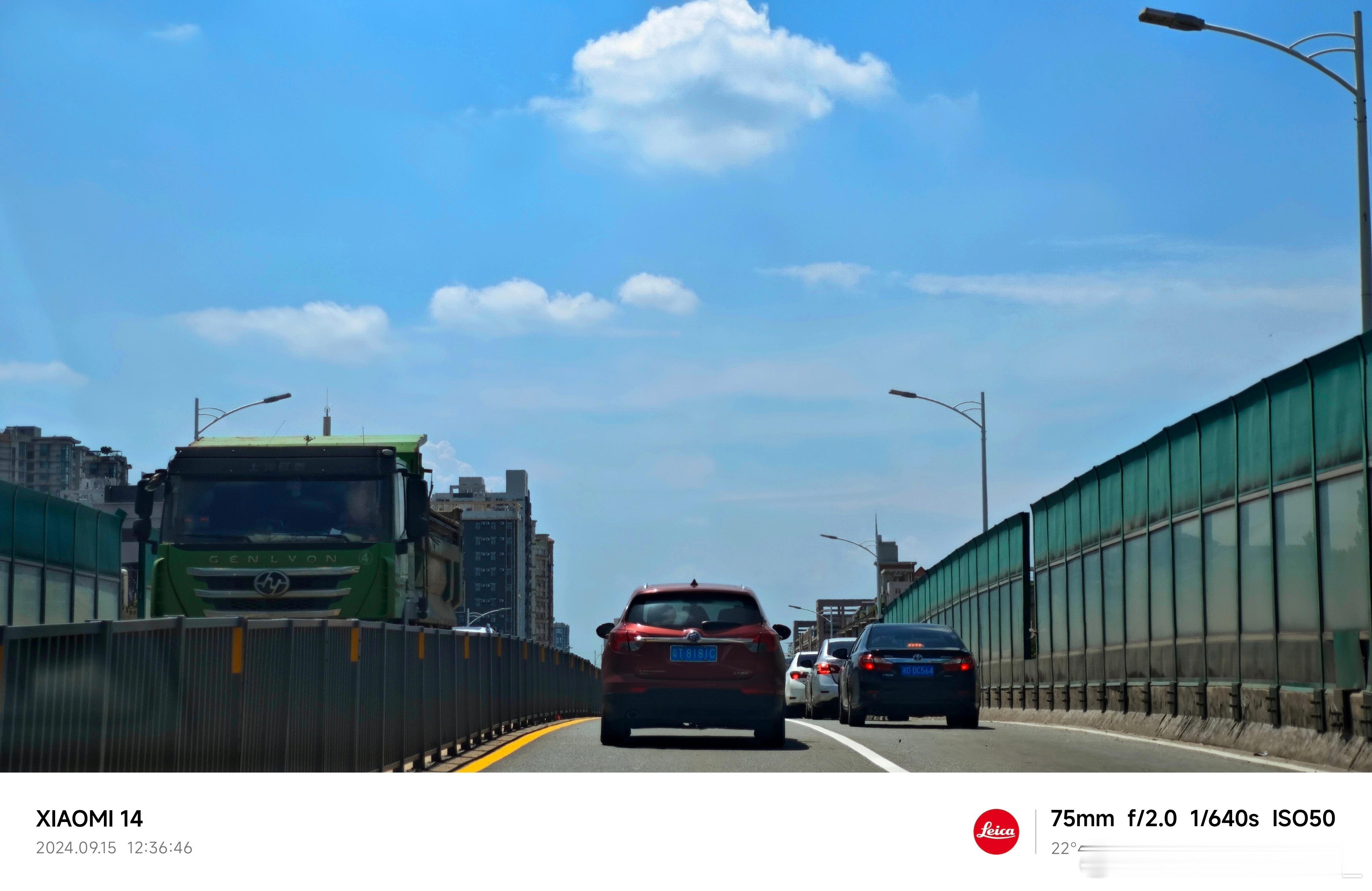 曾经稳坐国内彩电头把交椅的康佳，如今走到退市边缘。4 月 28 日晚康佳发布 2