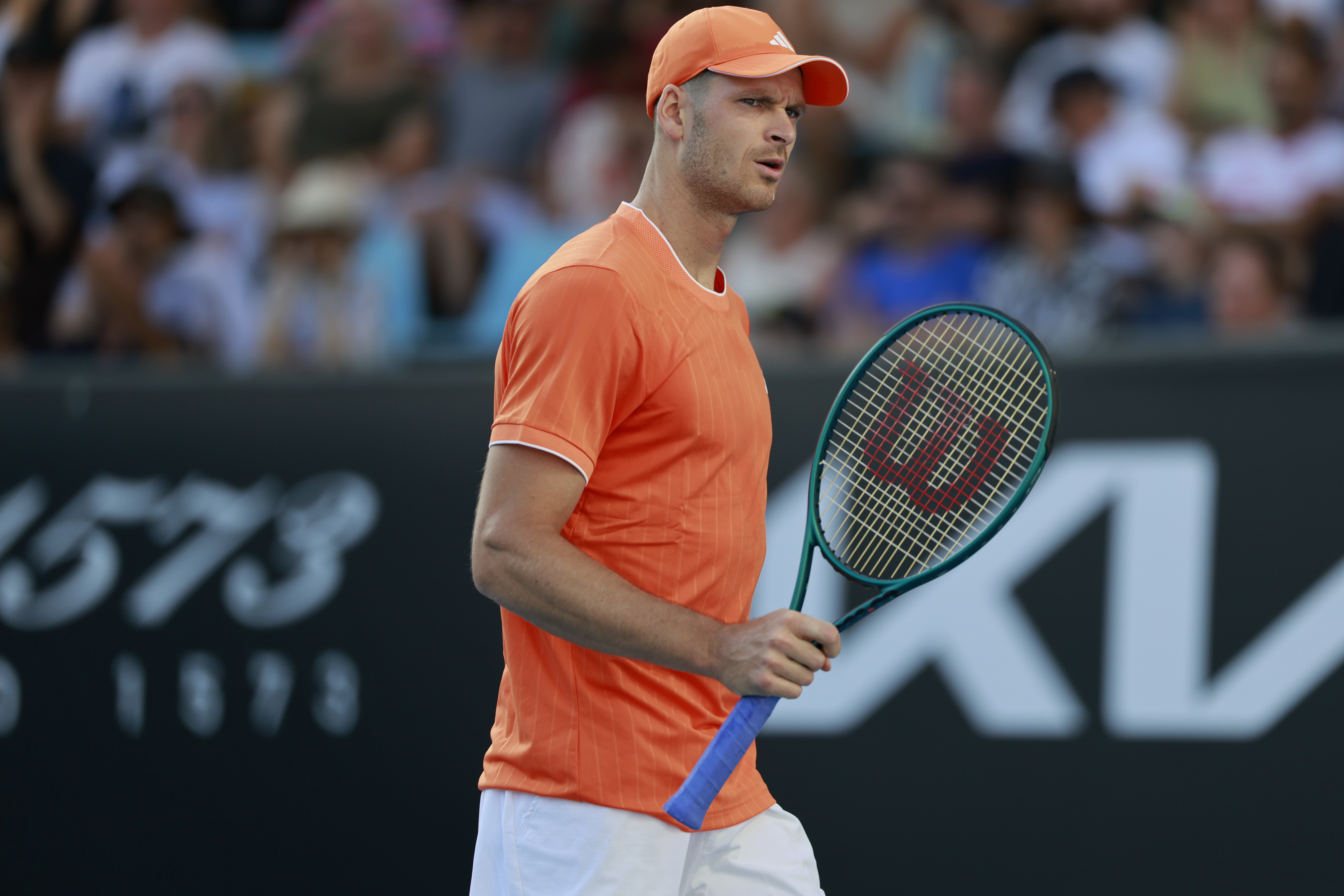 哇哦！胡尔卡奇好像变更帅了6-7、7-6、6-3、6-3逆转贝尔赫斯将战奎因图黄