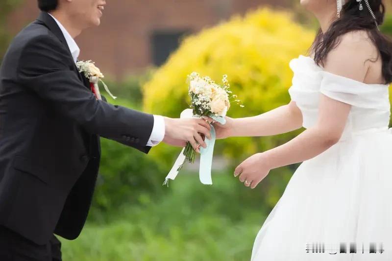 如今的人，结婚与不结婚究竟有何差异？
★结婚的差异：实现从“我”到“我们”的转变