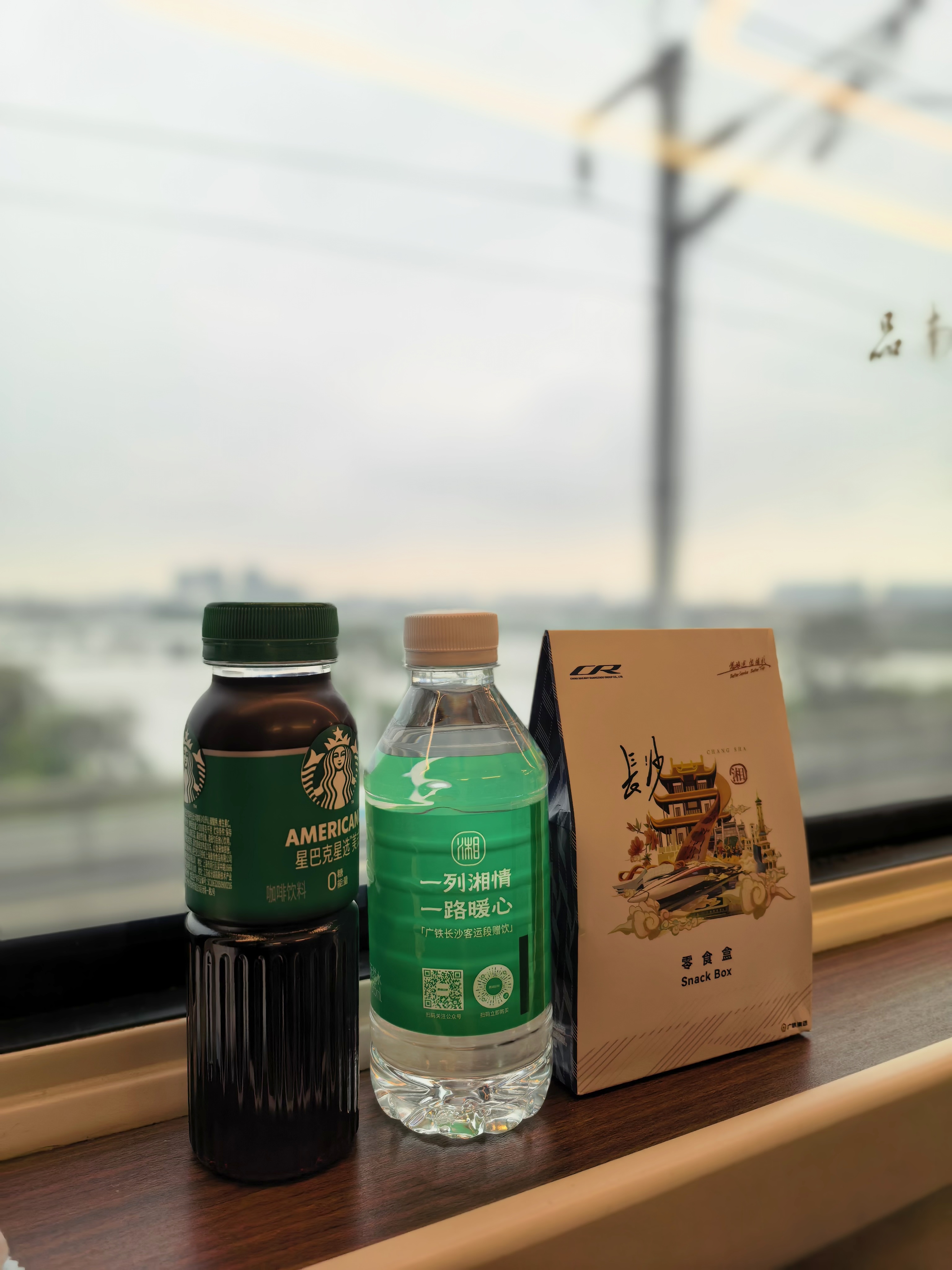 出发，去拍个车对的，这一次拍内饰。官方的朋友说，我知道什么都可以说。那我就可要放