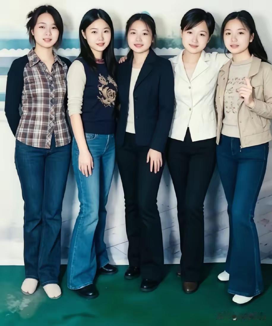 过去90年代的女孩子长的一副很纯真的脸蛋，相亲时看到女孩长相是什么样就是什么样，