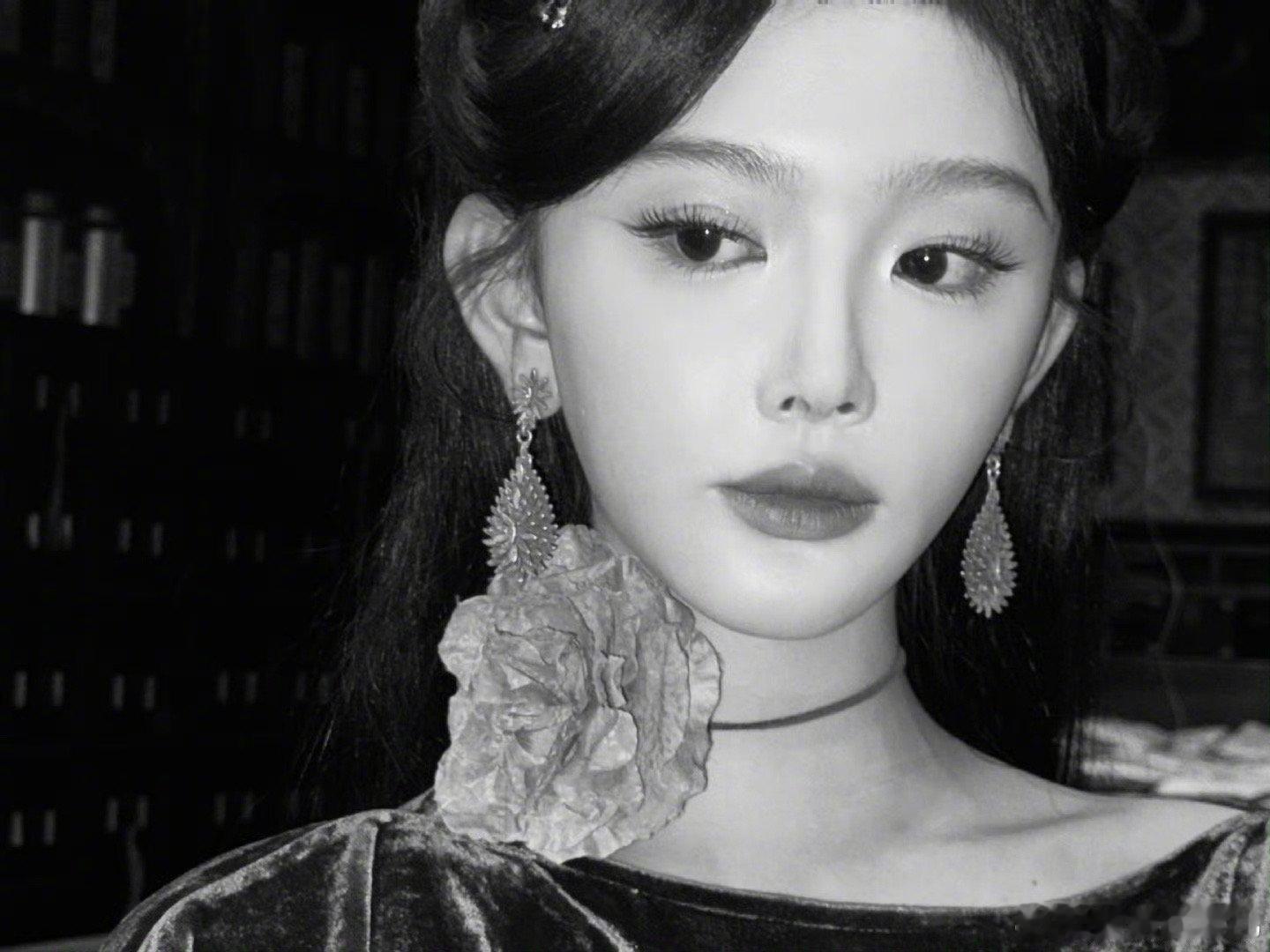 孔雪儿领衔主演逐玉 哐哐哐，孔雪儿真的是片约不断，这次领衔主演《逐玉》，又要在古