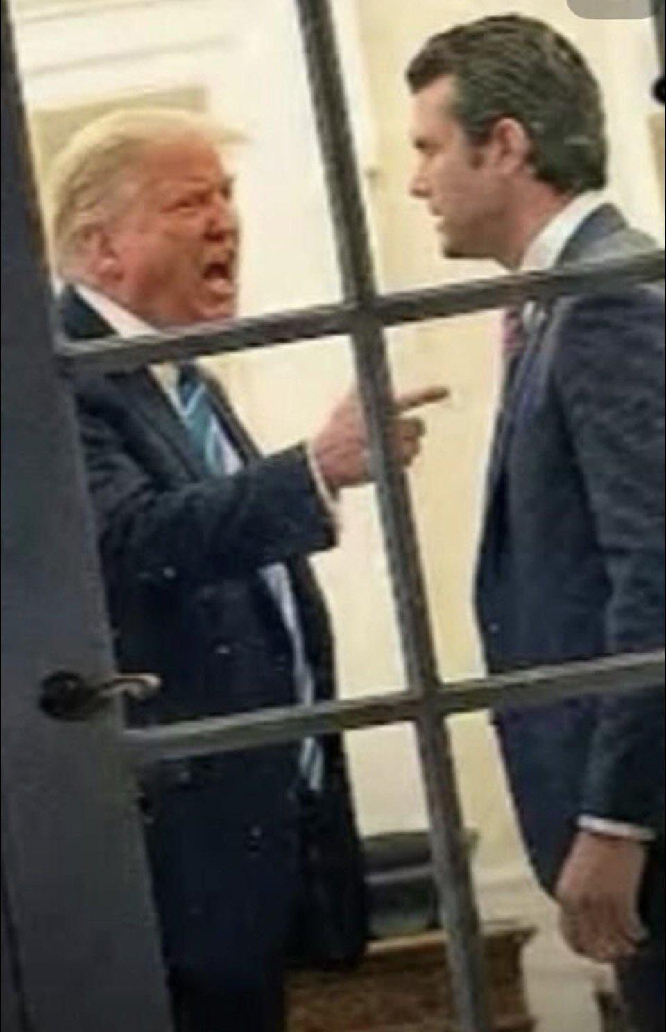 伊朗稍微一发力，美国也招架不住！
哈梅内伊遭到暗杀，伊朗人再也不装了，伊朗革命卫