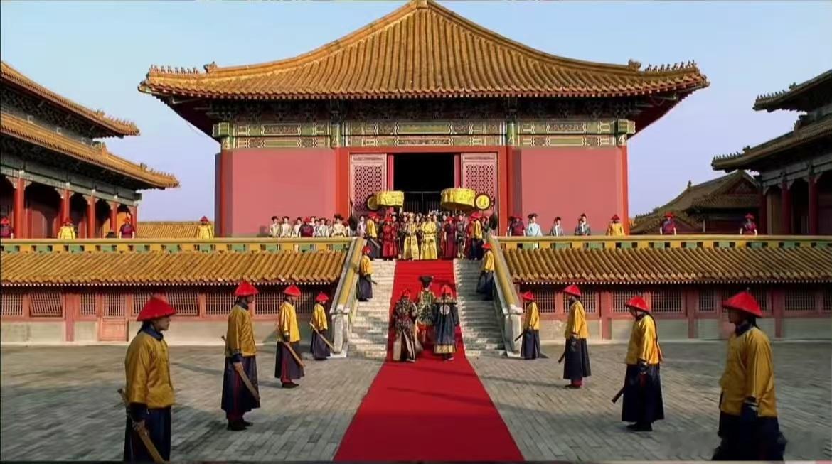 甄嬛传甄嬛熹妃回宫名场面咱就是说，熹妃回宫这段，每一个镜头都在宣告：钮祜禄·甄嬛