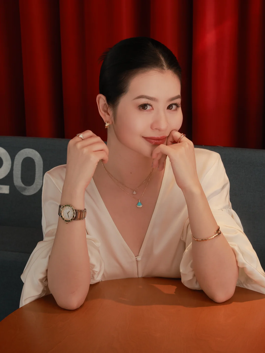 珠宝对我来说是一种能量锚点