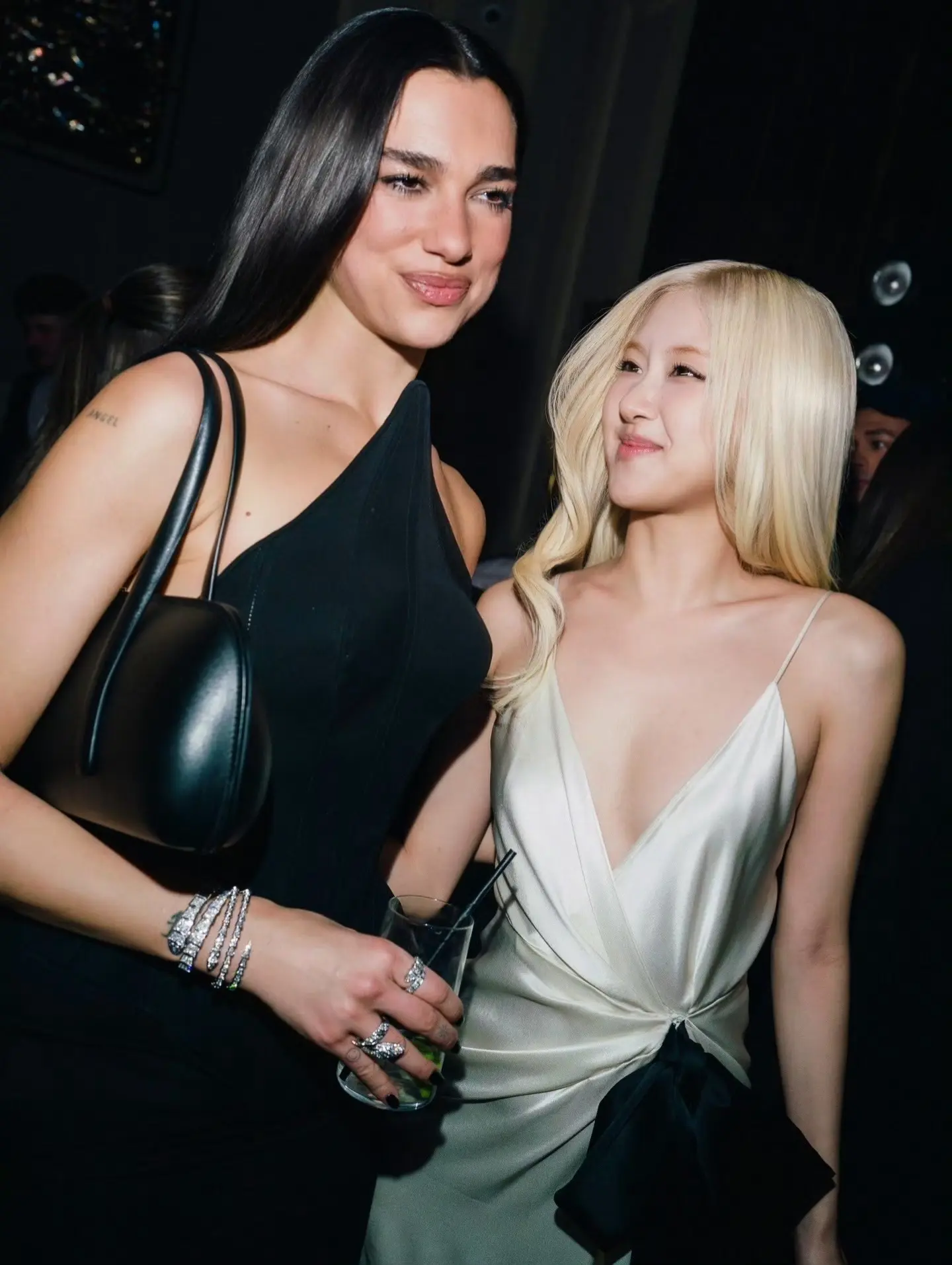 赵美延。