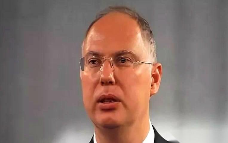 马克龙突然要跟莫斯科直接通电话，这步棋，一下就把牌桌上的气氛搞紧张了。
有人一句