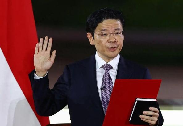 新加坡现在估计后悔了，后悔的不是推英语或压方言，而是没料到中国崛起这么快，中文突