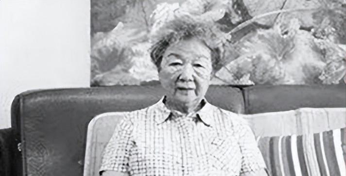 1984年，一个84岁的老太太来到政府接待处，对工作人员说：“我要捐款24亿！”