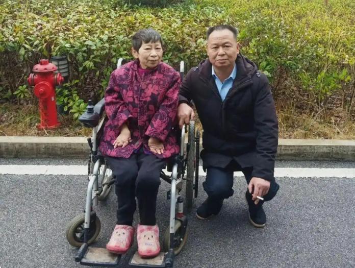 “我只勇敢了一次，但他却勇敢了一辈子！”1988年，湖南21岁女孩为保护老板，奋