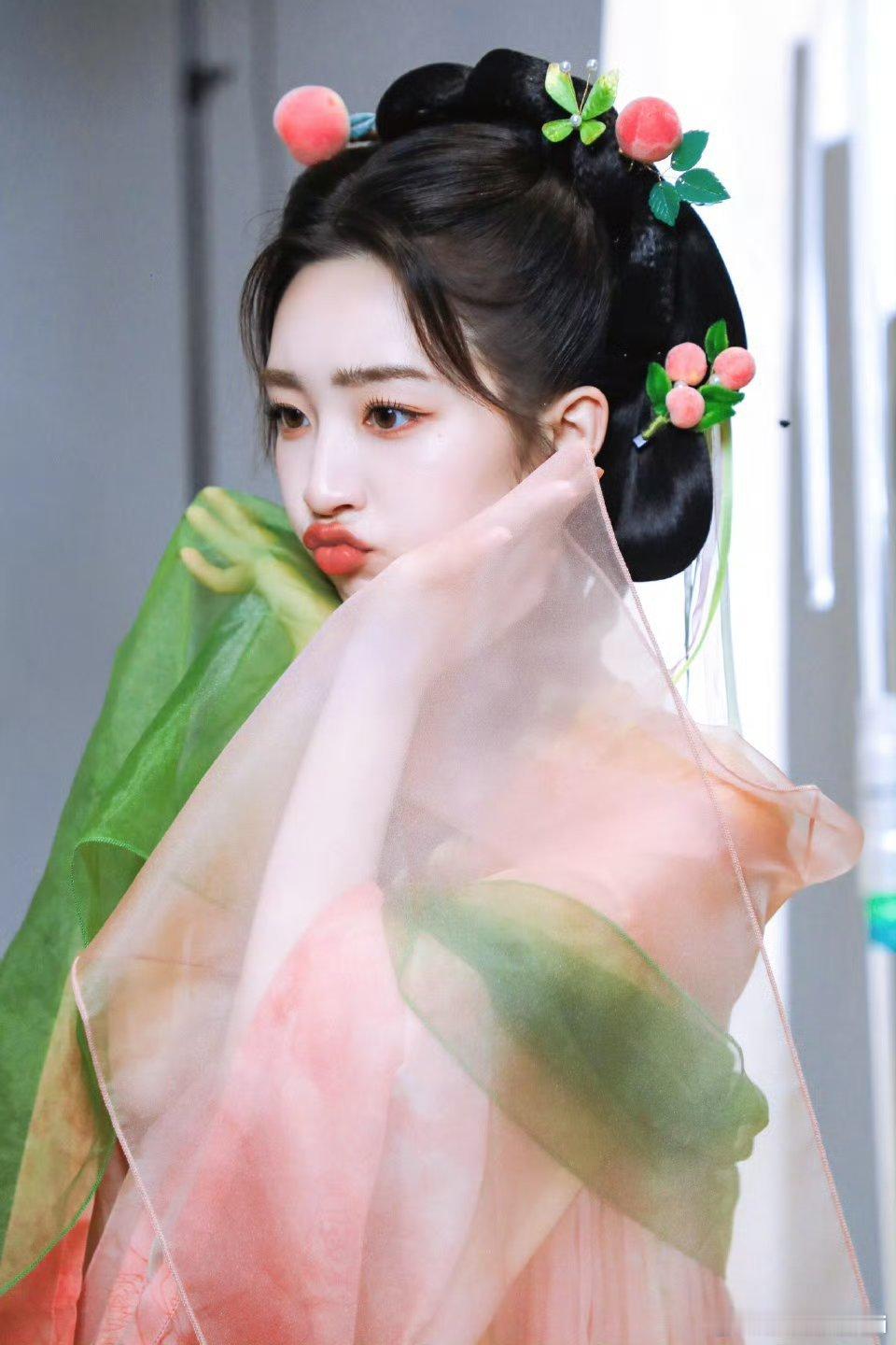 好本子好角色请吻上这个水蜜桃精邓恩熙🤲想看美女新剧 ​ ​​​