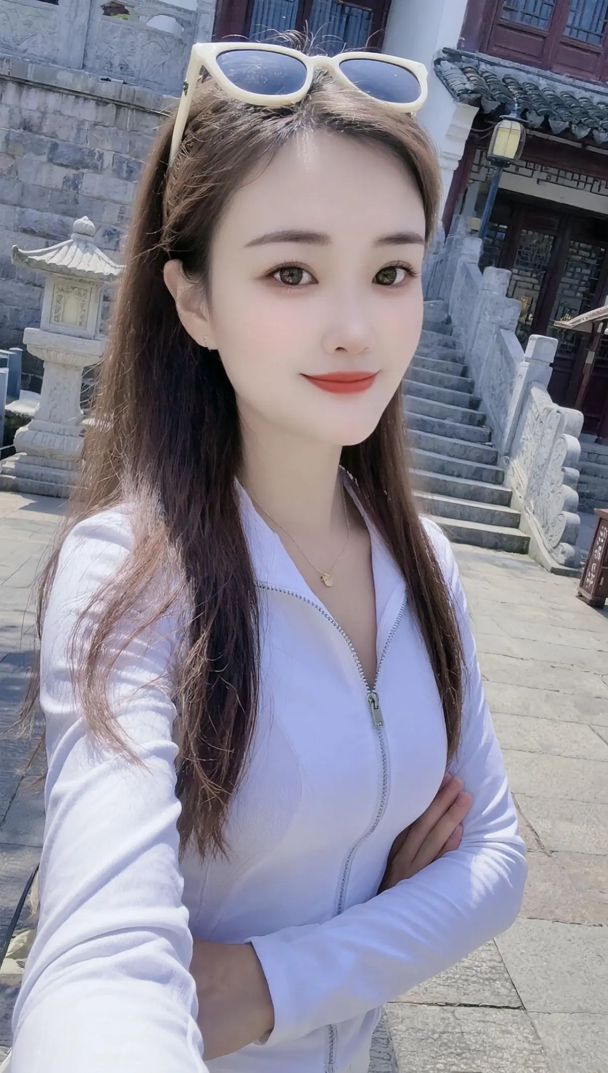 白色系运动装 穿搭AI浅白生活照 随变ai随便玩