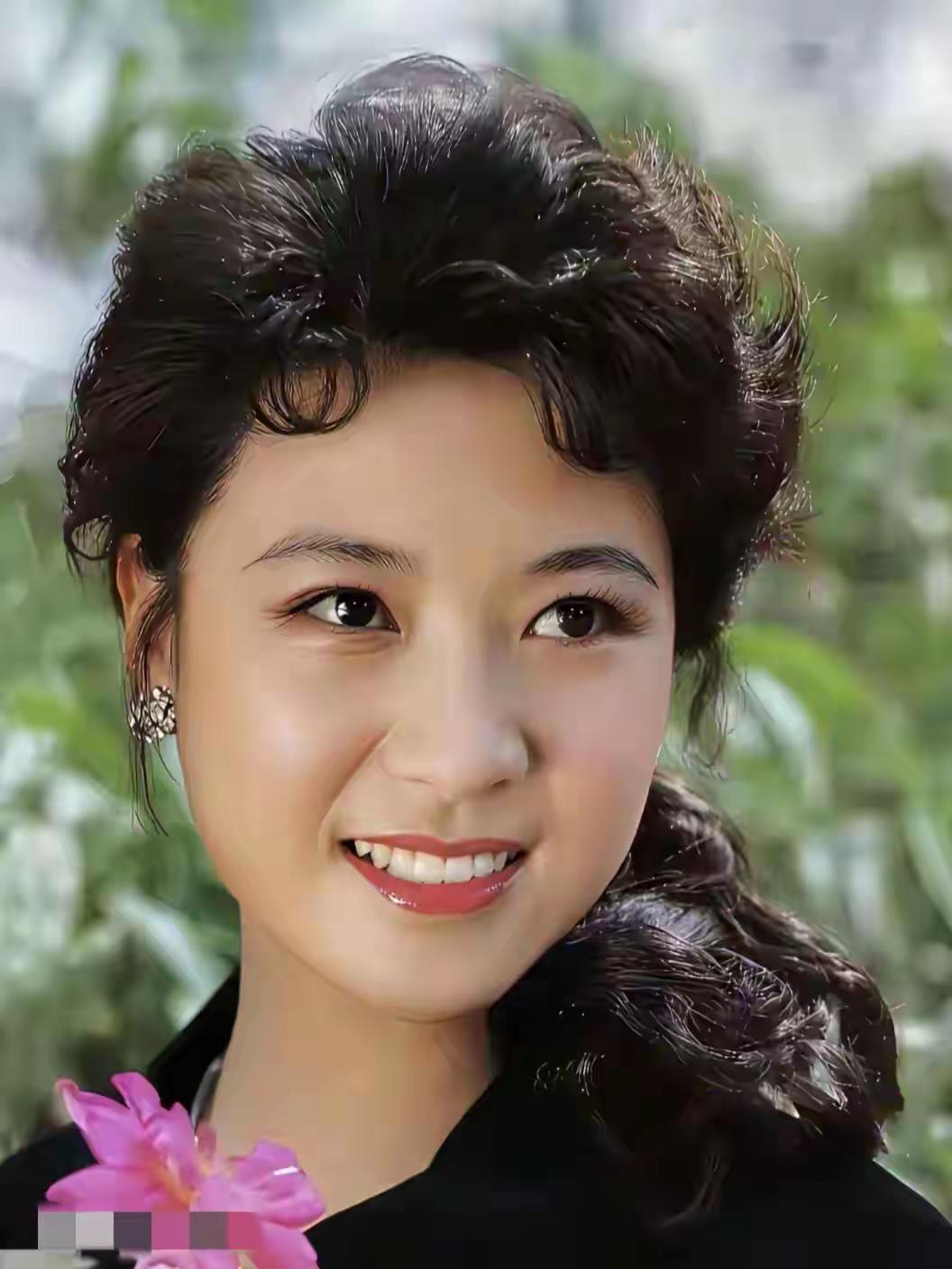 一位三十年前家喻户晓的女演员人长的漂亮，演技也非常好，她是谁