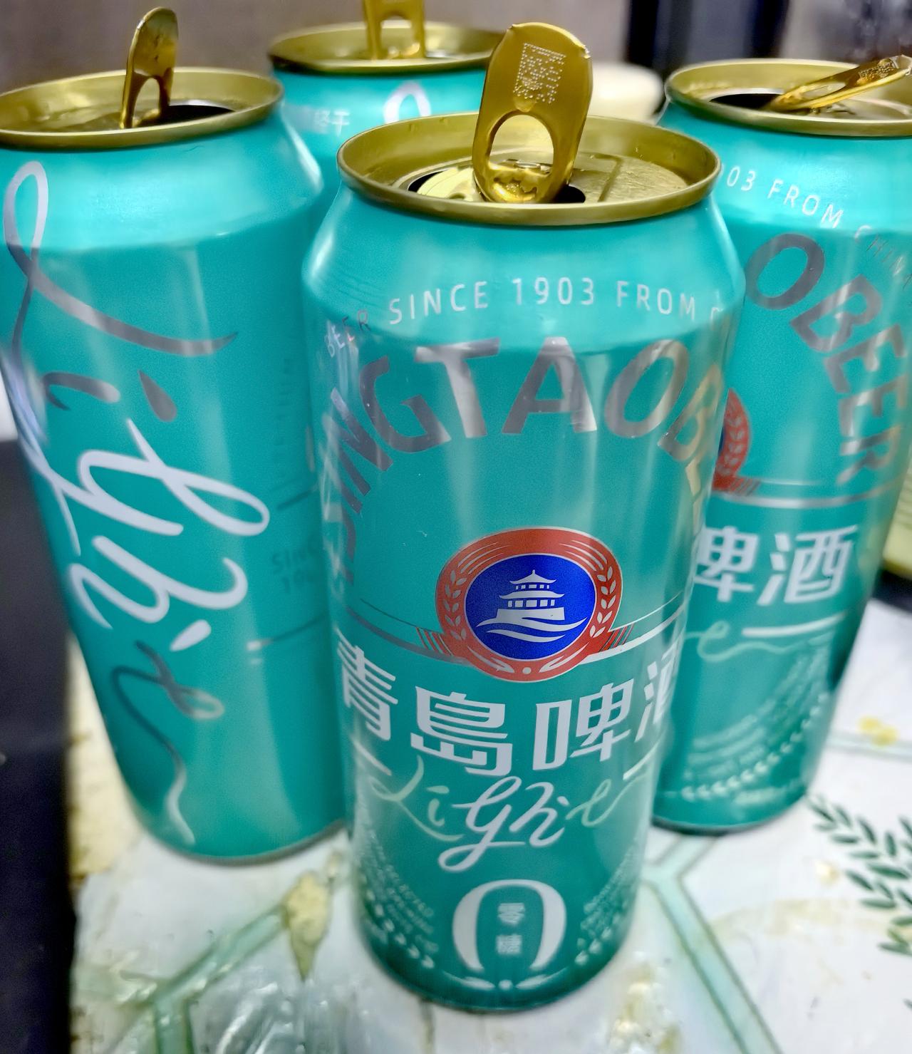 用了4瓶青岛啤酒青干零糖啤酒烧了一盆羊蝎子，一滴水没加，加了爹妈去成都旅行带回来
