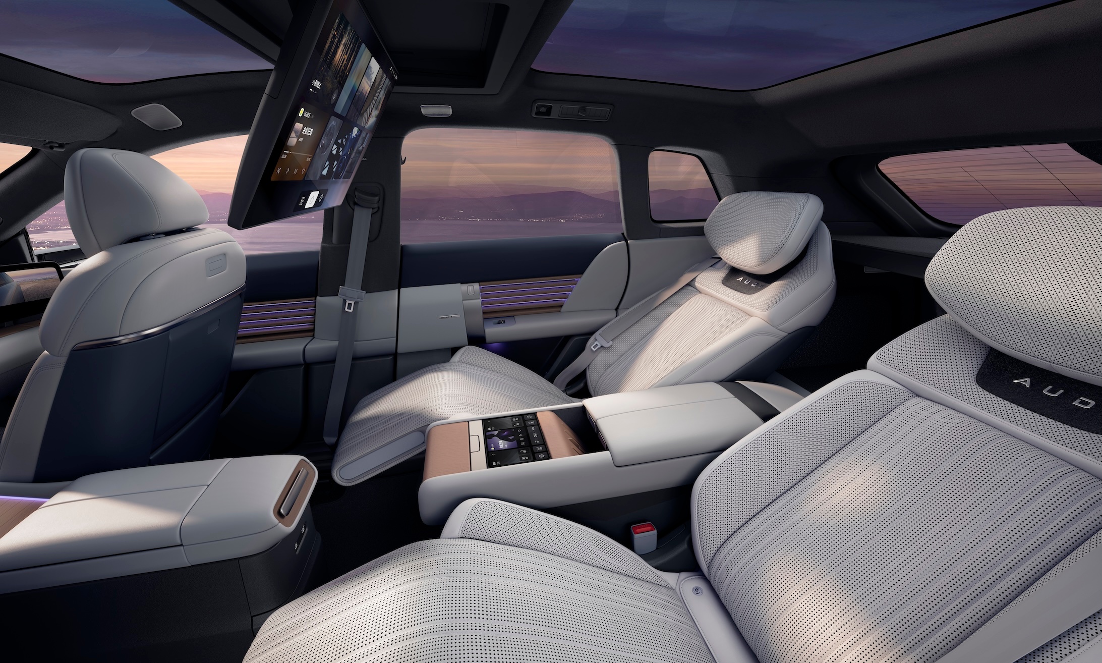 2026北京车展 奥迪展台得转转吧。本届车展奥迪展台的C位是AUDI EX7全球