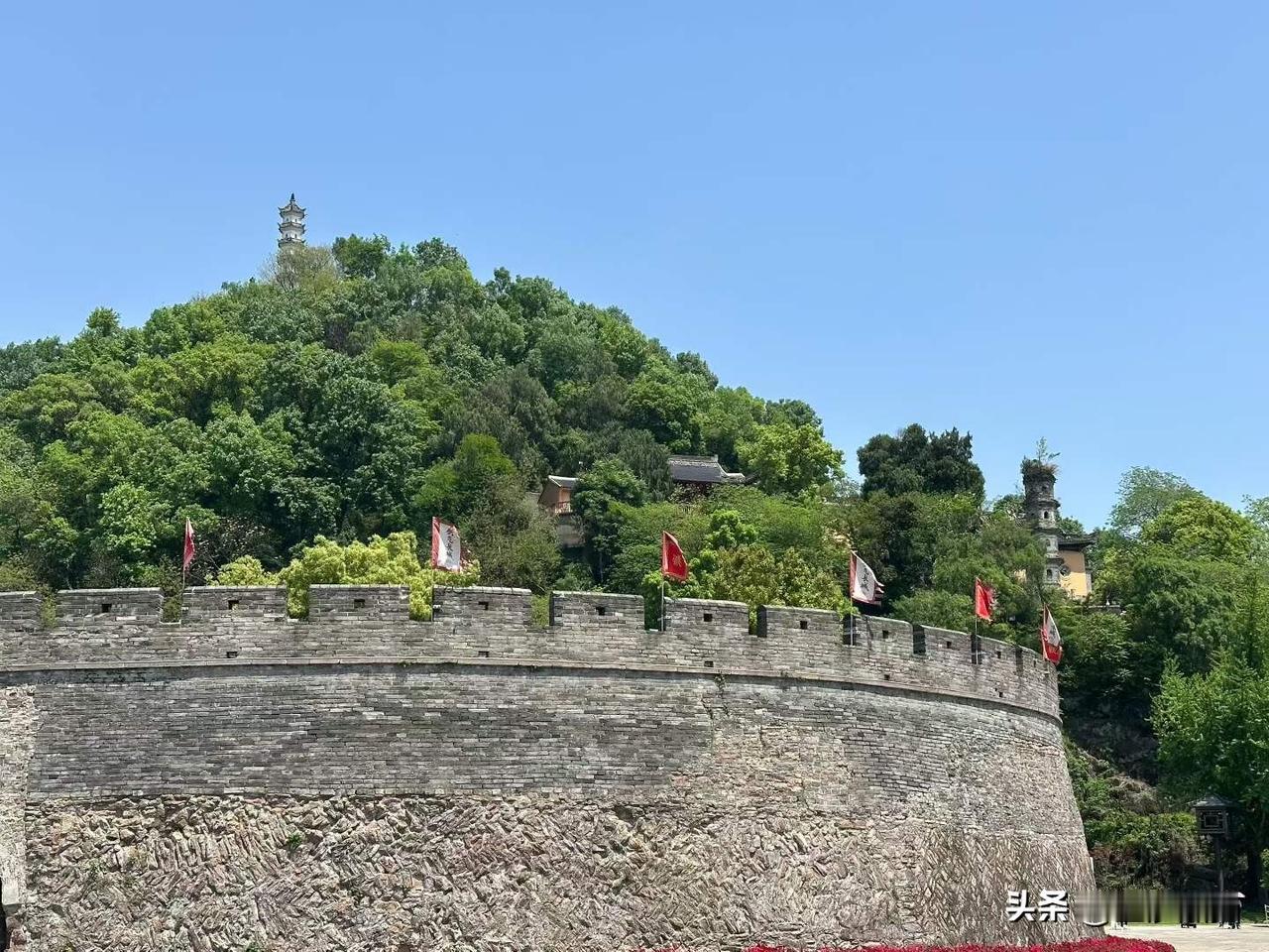 闲逛台州府。
图文原创：四季鱼
春日生活打卡季
