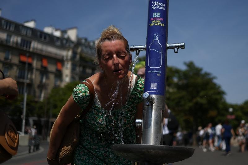 极端高温下，法国缺的不止中国空调，还有殡仪馆床位

上周，西班牙四天热死212人