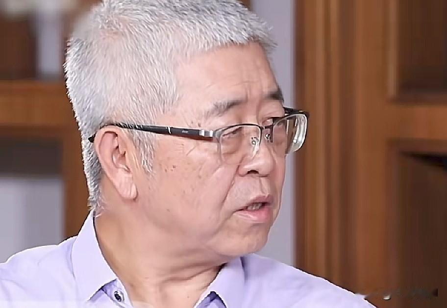 这人搞人口研究的，天天网上吐槽中国，语言让人不齿，AI一下，AI如此说，不知对否
