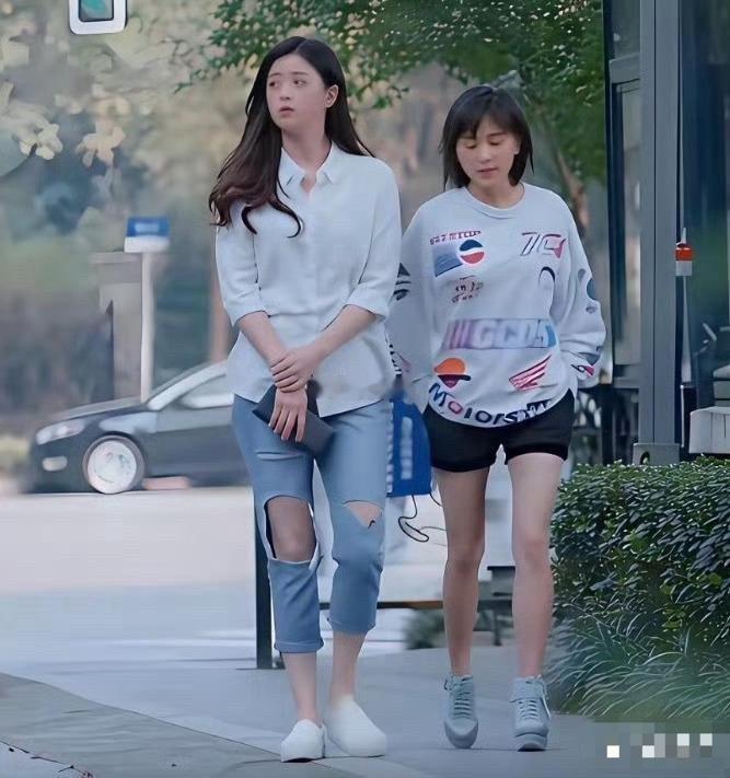 原来明星拍戏是这样拍的，怪不得看起来那么高 
