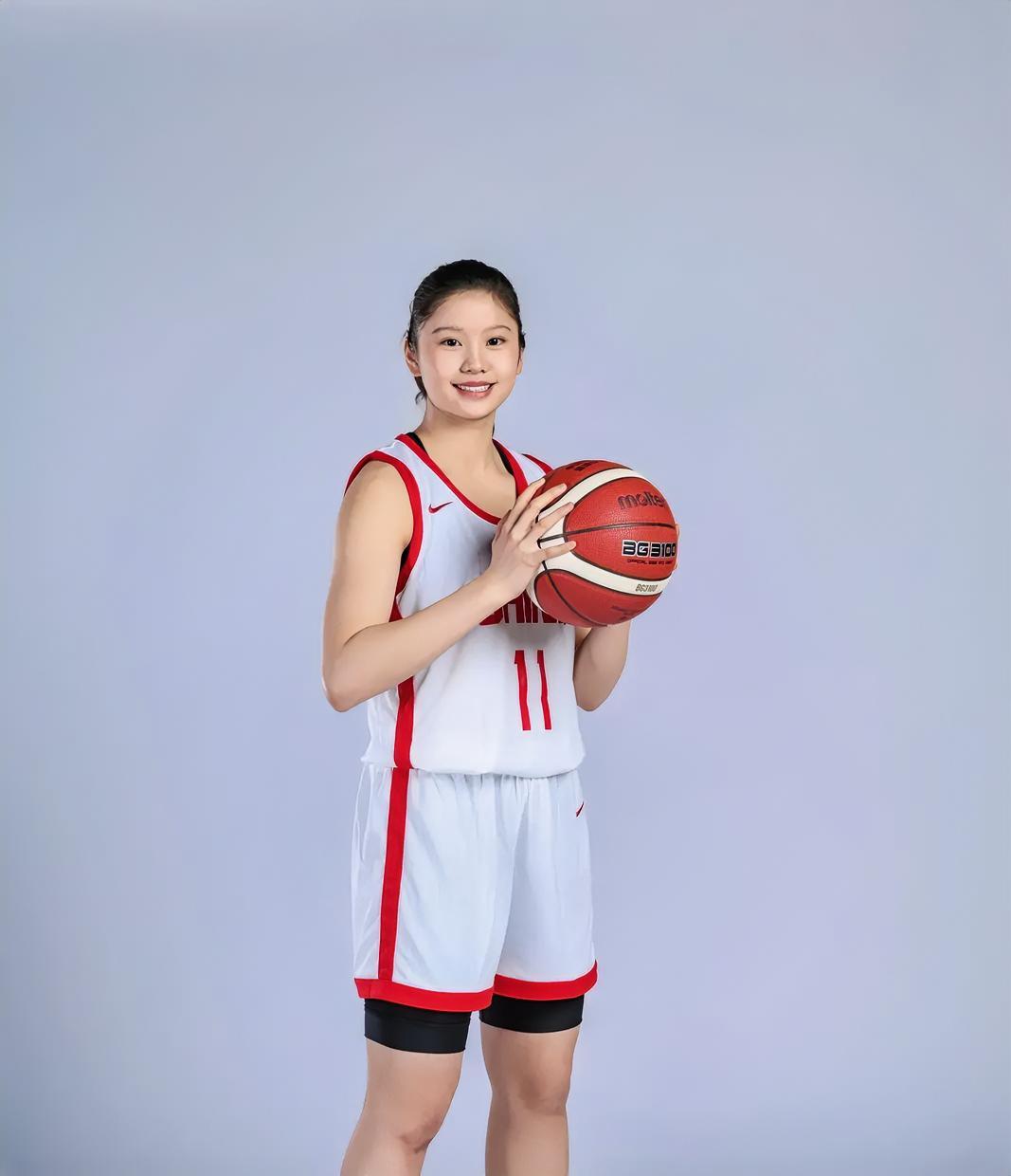 中国U17女篮李沅珊真是彻底的杀疯了！在今天进行的中国U17女篮和斯洛文尼亚女篮