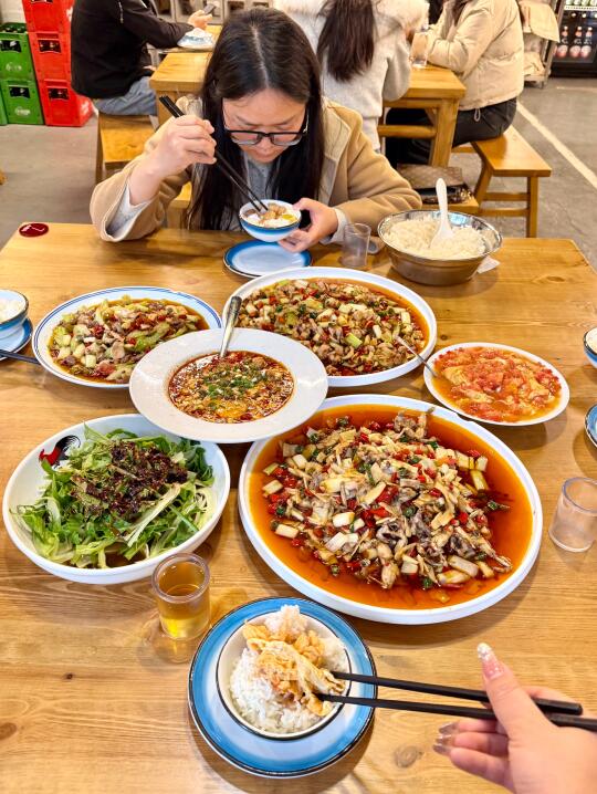 藏在北滨路的🥢重庆江湖菜苍蝇馆子
