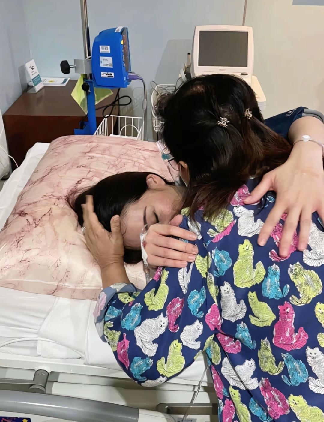 佩通坦进入了急诊室。

9月15日，佩通坦和姐姐、妈妈去看望父亲了，回来后，身体