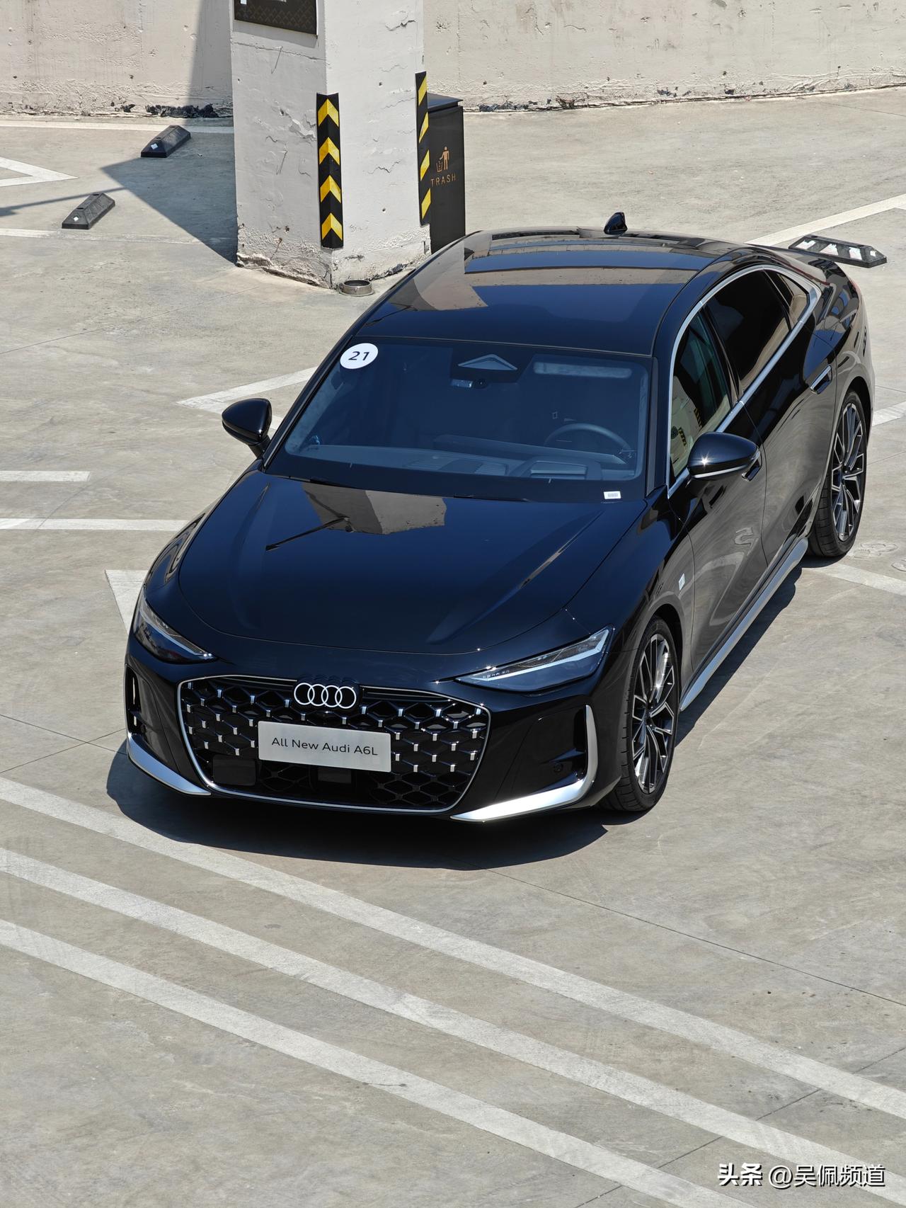 全新奥迪A6L，实车比图片看起来好一点。