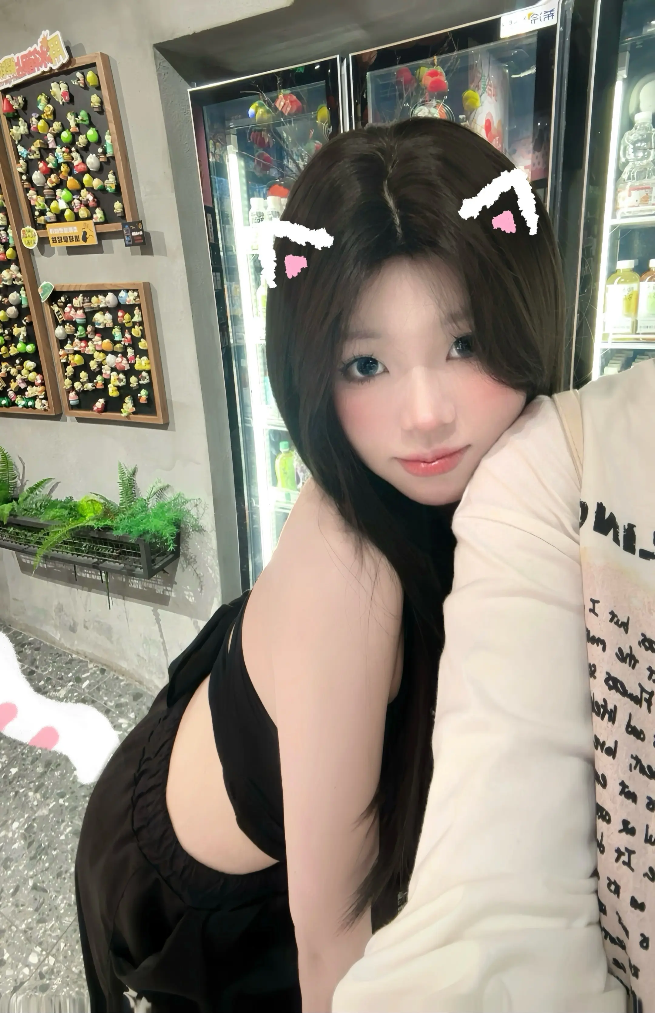 ╭◜◝ ͡ ◜ ͡  ╮ (      爱…     ) ╰◟◞ ͜ ...