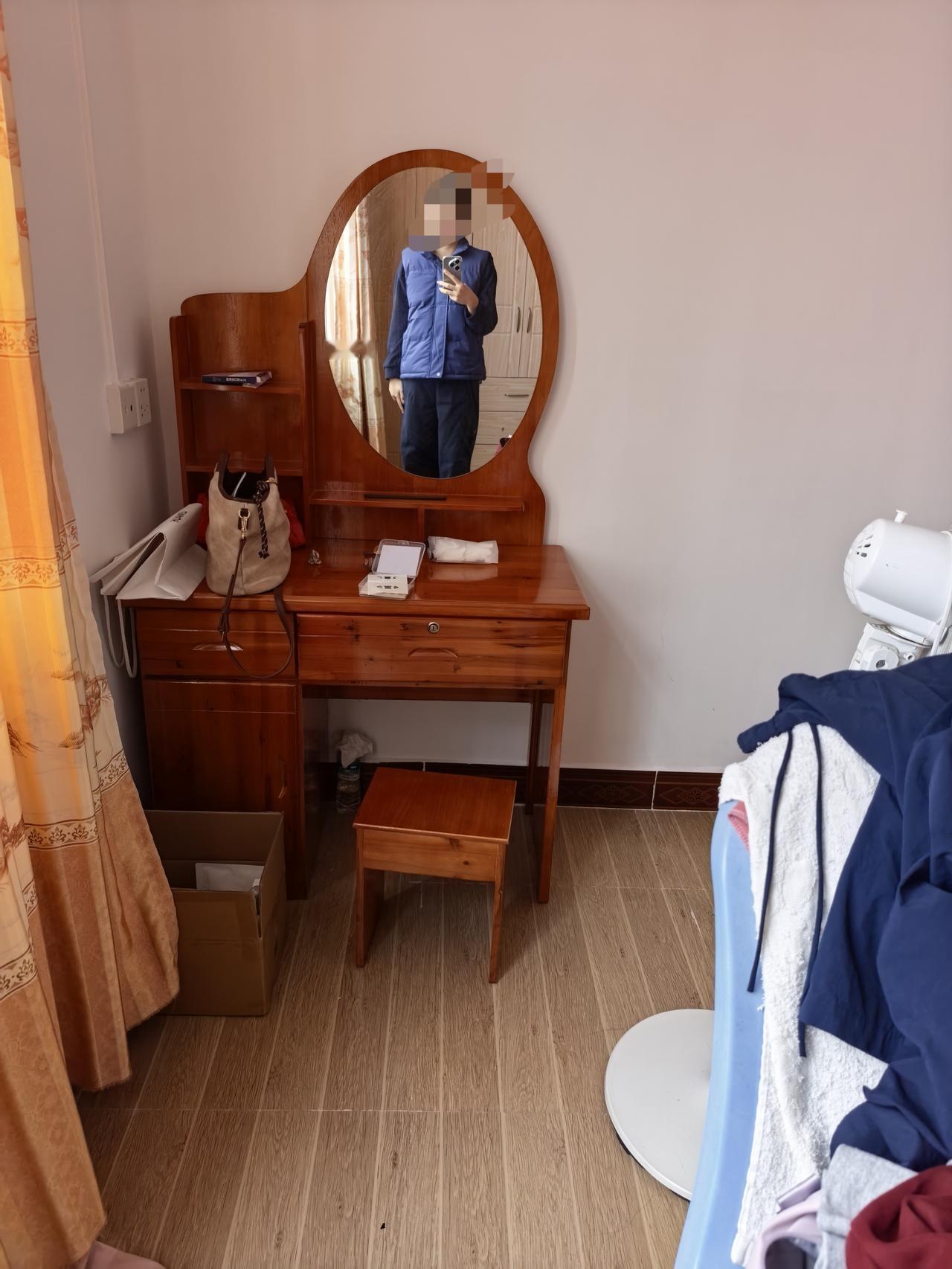 也不知道爱美的弟弟知道后，还要这件）半袄吗？
我的老家现在早晚平均温度8°/9°