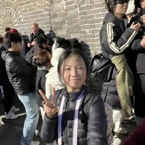 19岁湘妹子瞒爸妈跨1700公里奔长城 读词读到哽咽 被嘲矫情 路人大哥一句话破