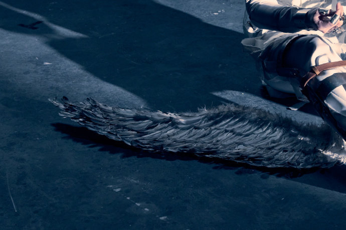 严浩翔给大家看一点点四宫格 严浩翔透露新歌要素 严浩翔给大家看一点点四宫格，严浩