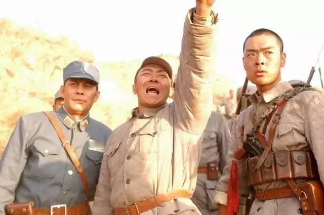《亮剑》中几个意难平的情节：
一是，孙德胜带领骑兵连进攻！
二是，王喜奎打到弹尽
