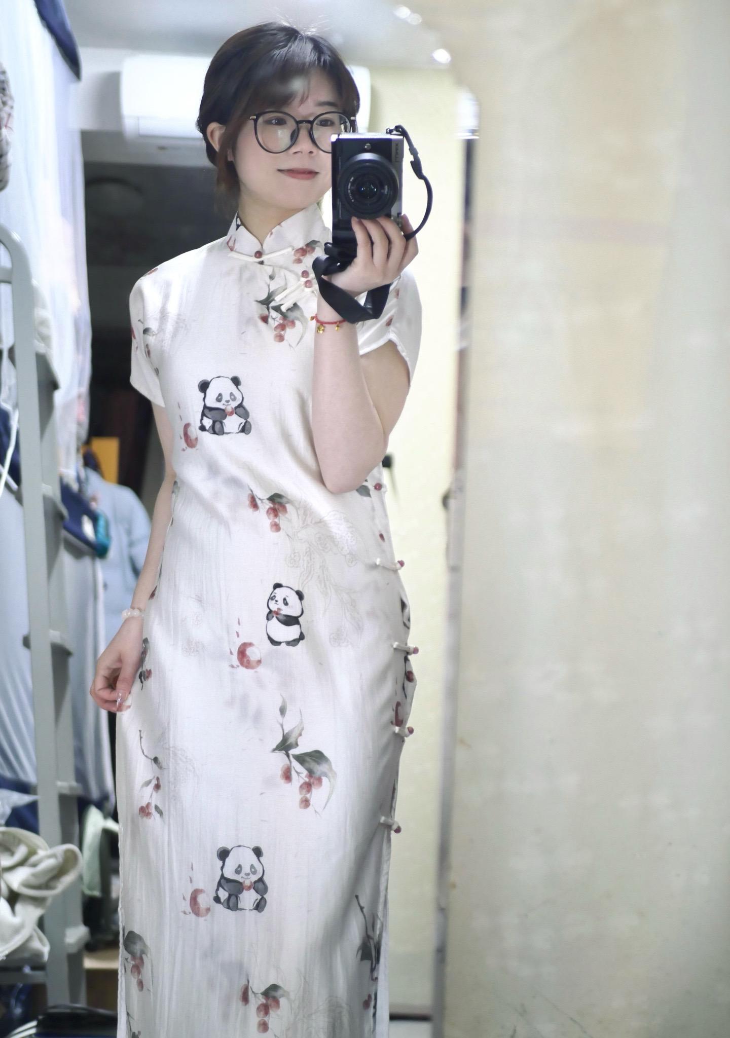 特别可爱的🐼。特别少女捏！