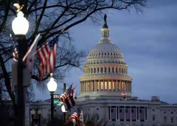 西班牙称霸世界100年，荷兰称霸世界50年，英国称霸世界130年，如果美国称霸世