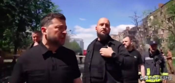 士可忍，孰不可忍！

看到基辅市民受伤和建筑被炸，泽连斯基估计心中蹒跚着，如何报